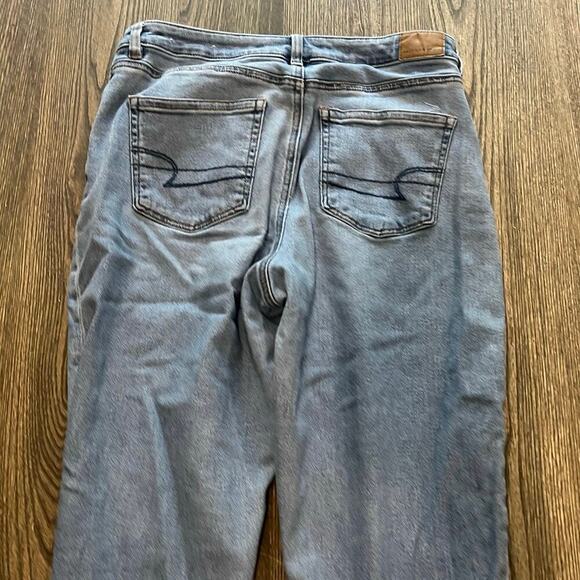 American Eagle Womens Mom Jeans Mid Rise Denim Stretch Light Wash Blue Size 10 - Picture 11 of 12